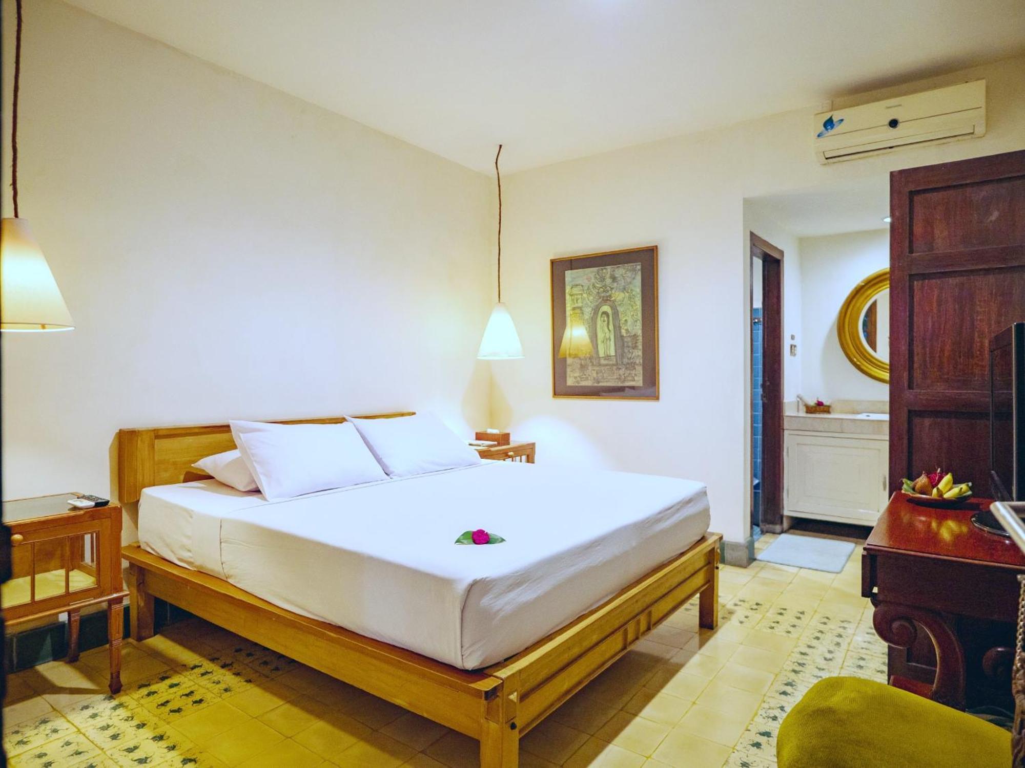 Hotel Tugu Blitar Buitenkant foto