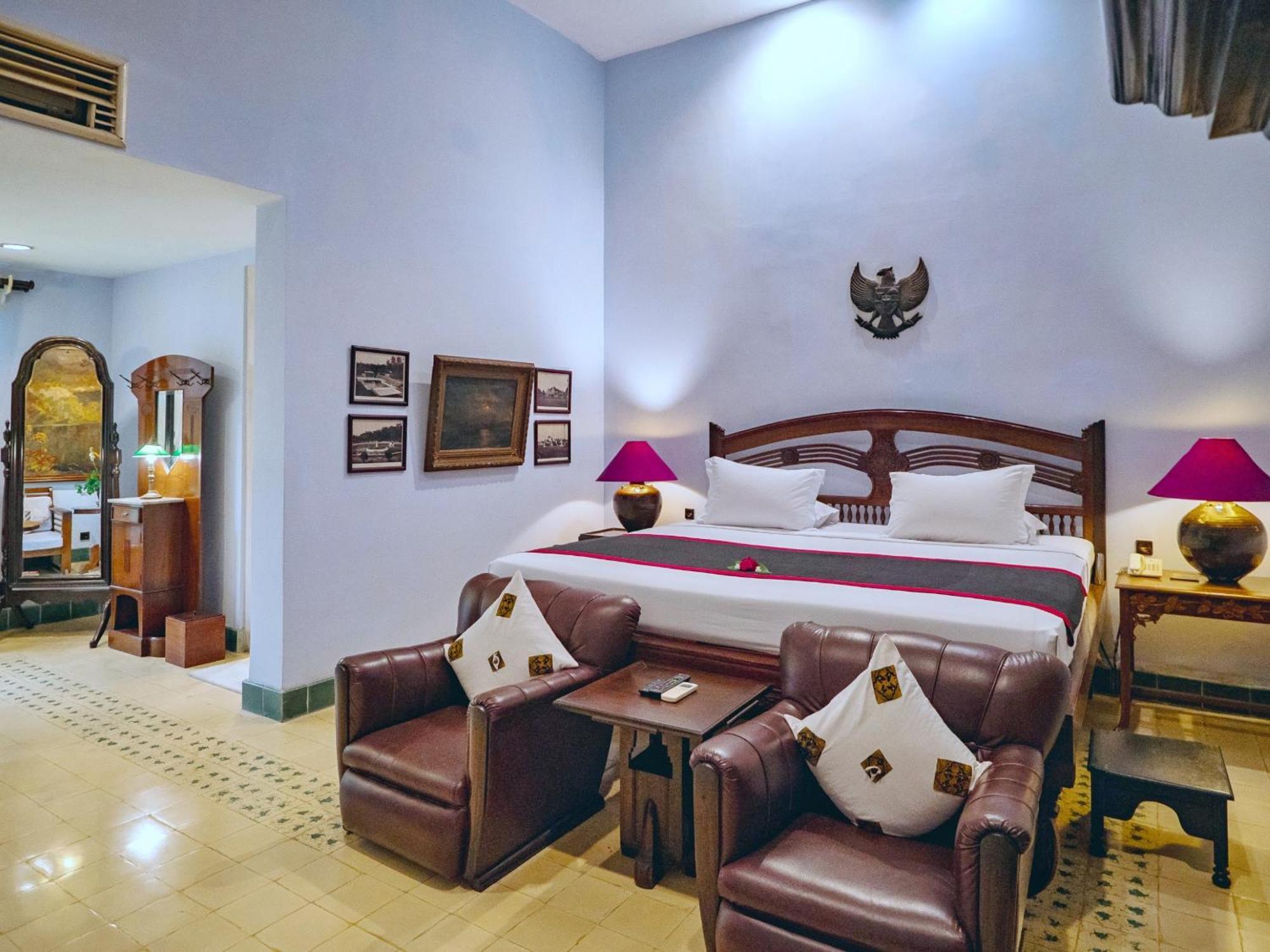 Hotel Tugu Blitar Buitenkant foto
