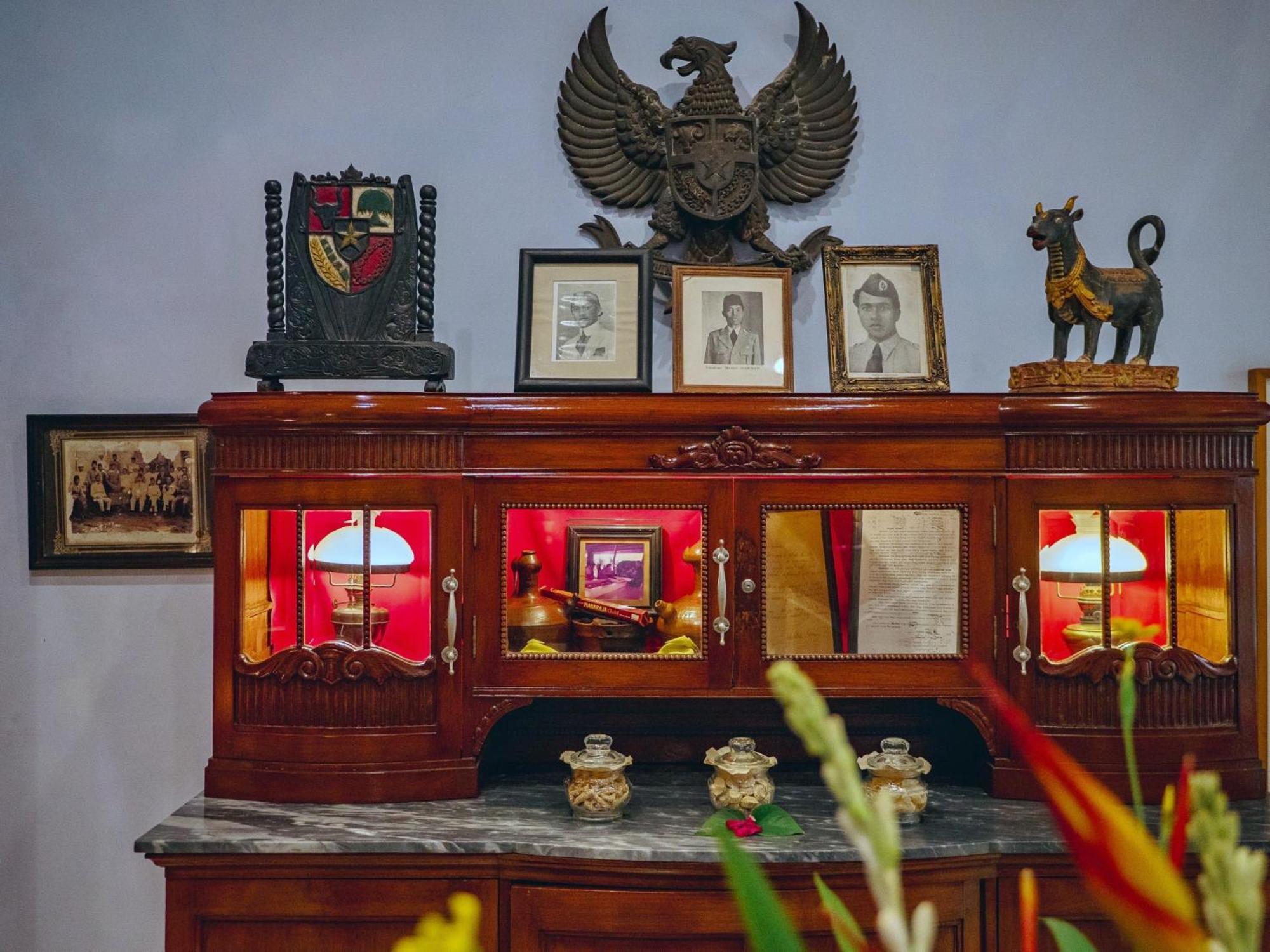 Hotel Tugu Blitar Buitenkant foto