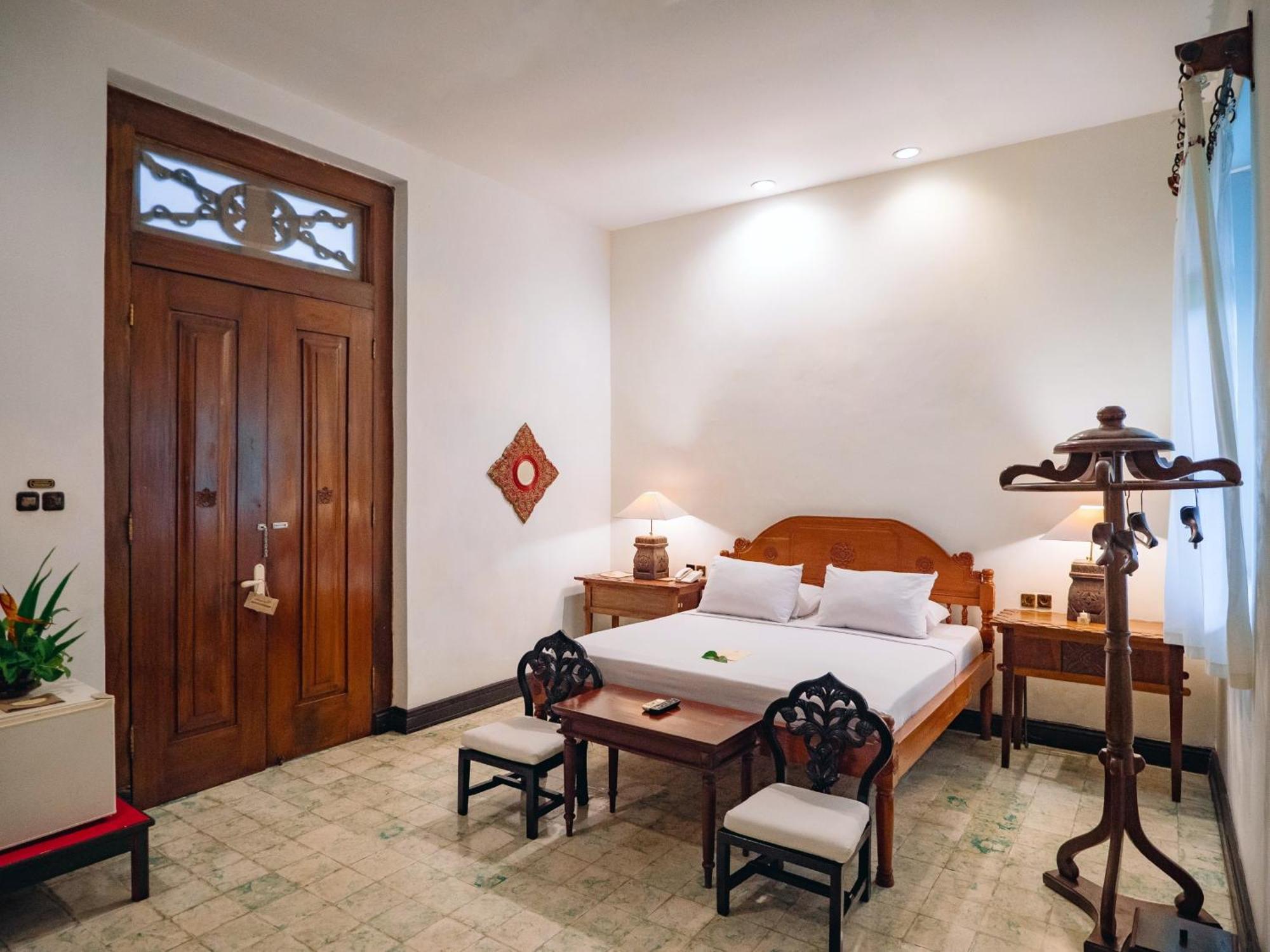 Hotel Tugu Blitar Buitenkant foto