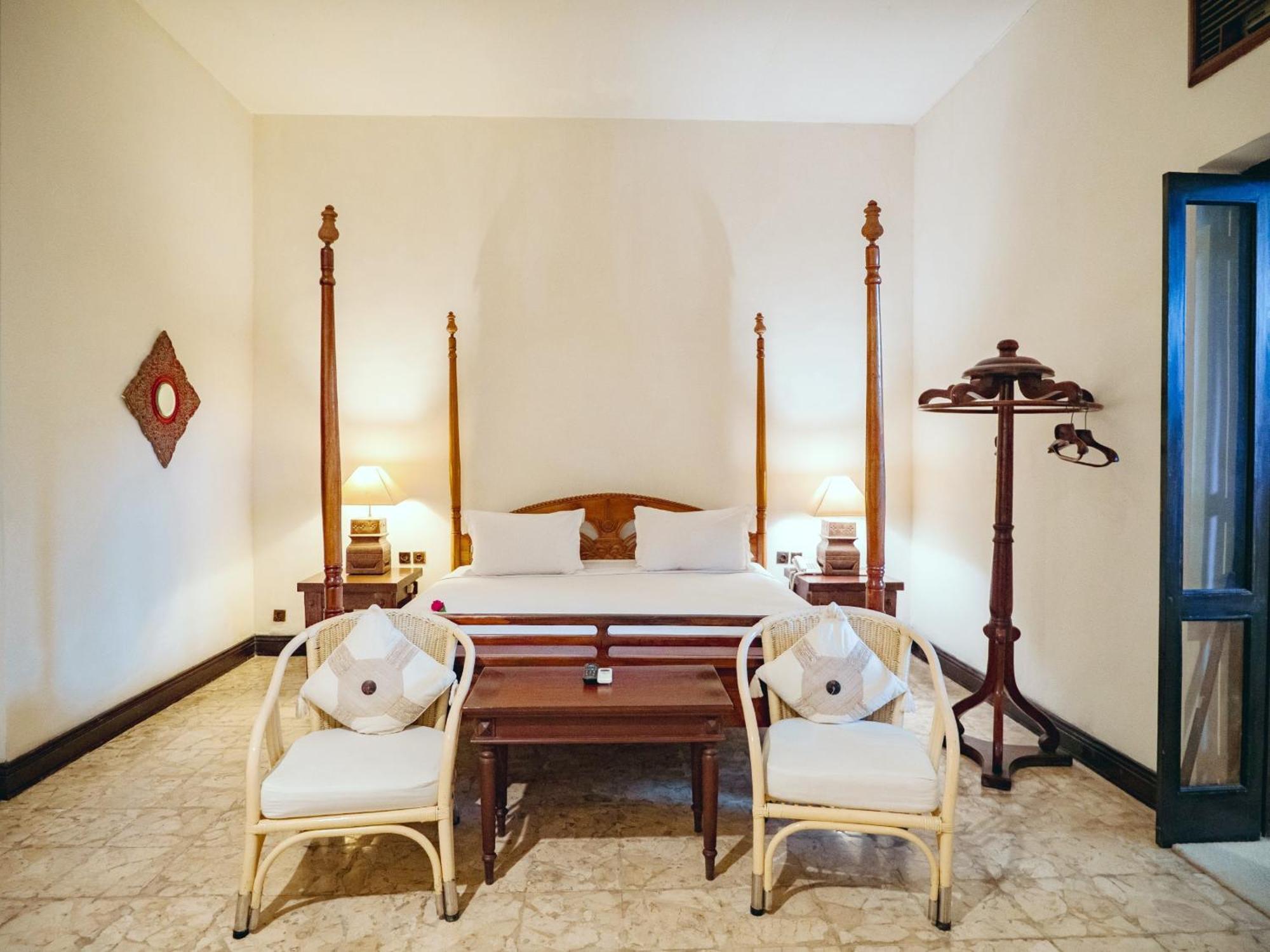 Hotel Tugu Blitar Buitenkant foto