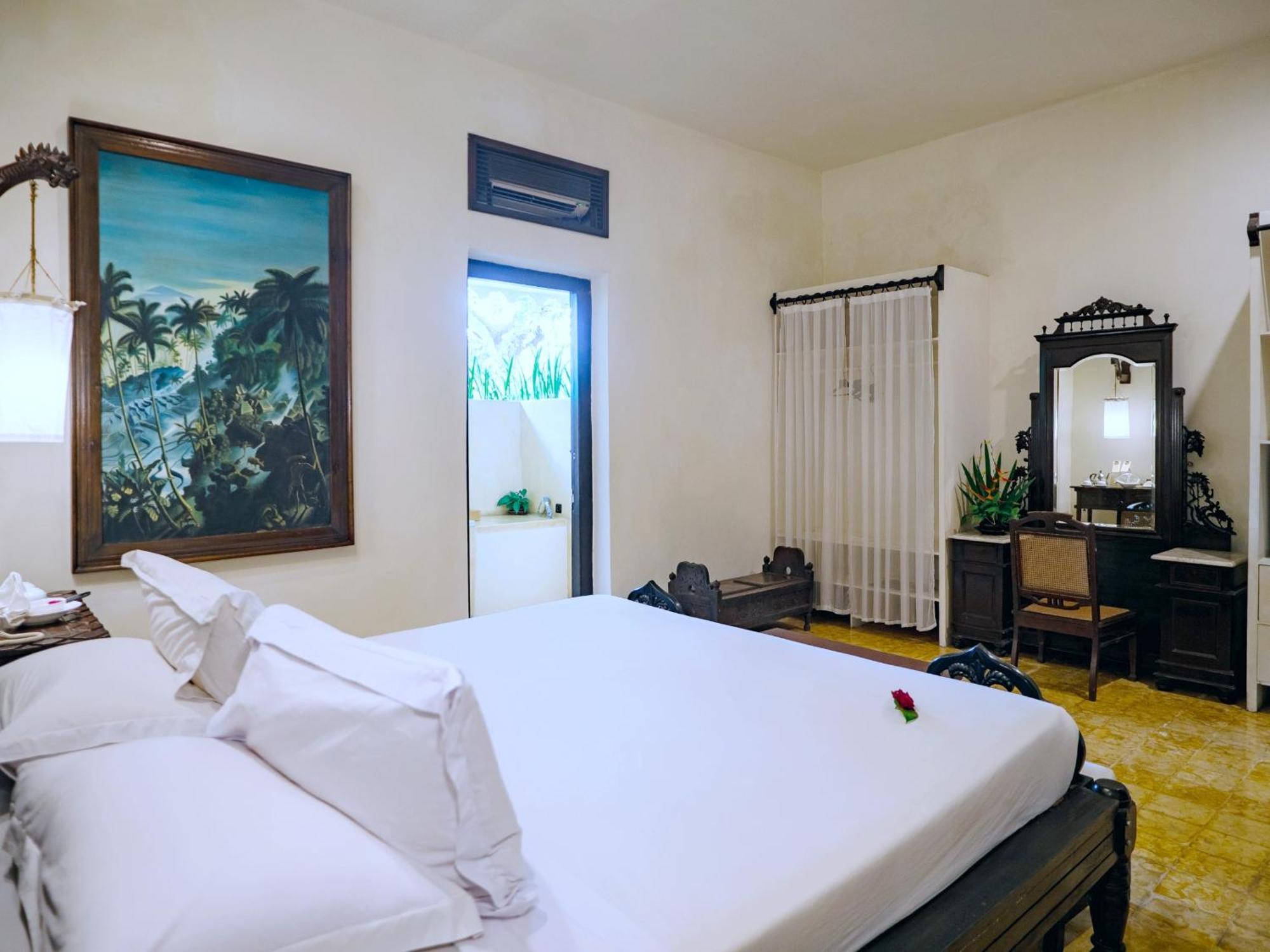 Hotel Tugu Blitar Buitenkant foto