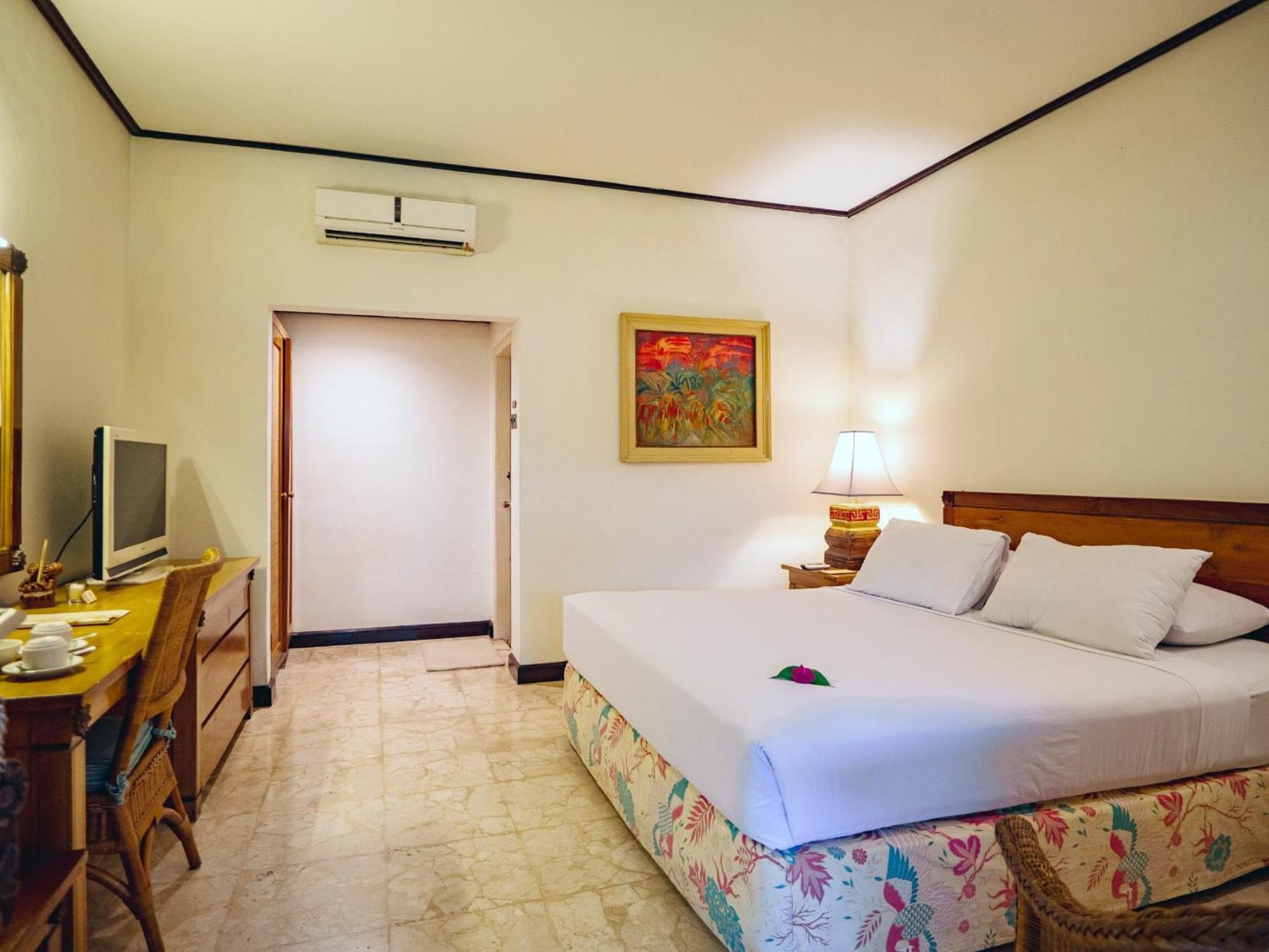 Hotel Tugu Blitar Buitenkant foto