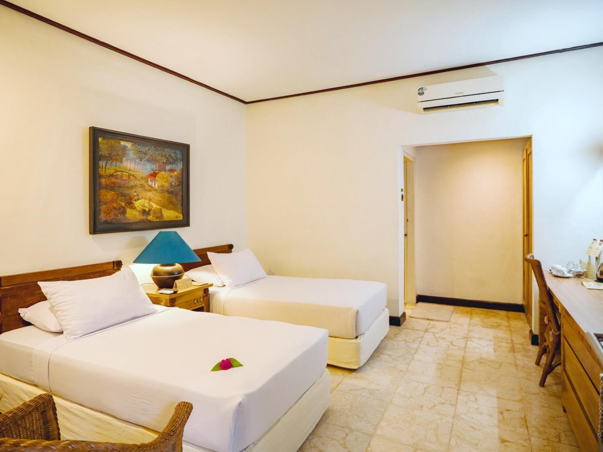 Hotel Tugu Blitar Buitenkant foto