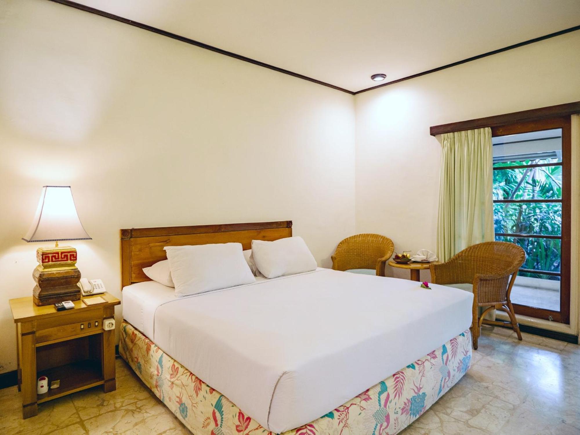 Hotel Tugu Blitar Buitenkant foto