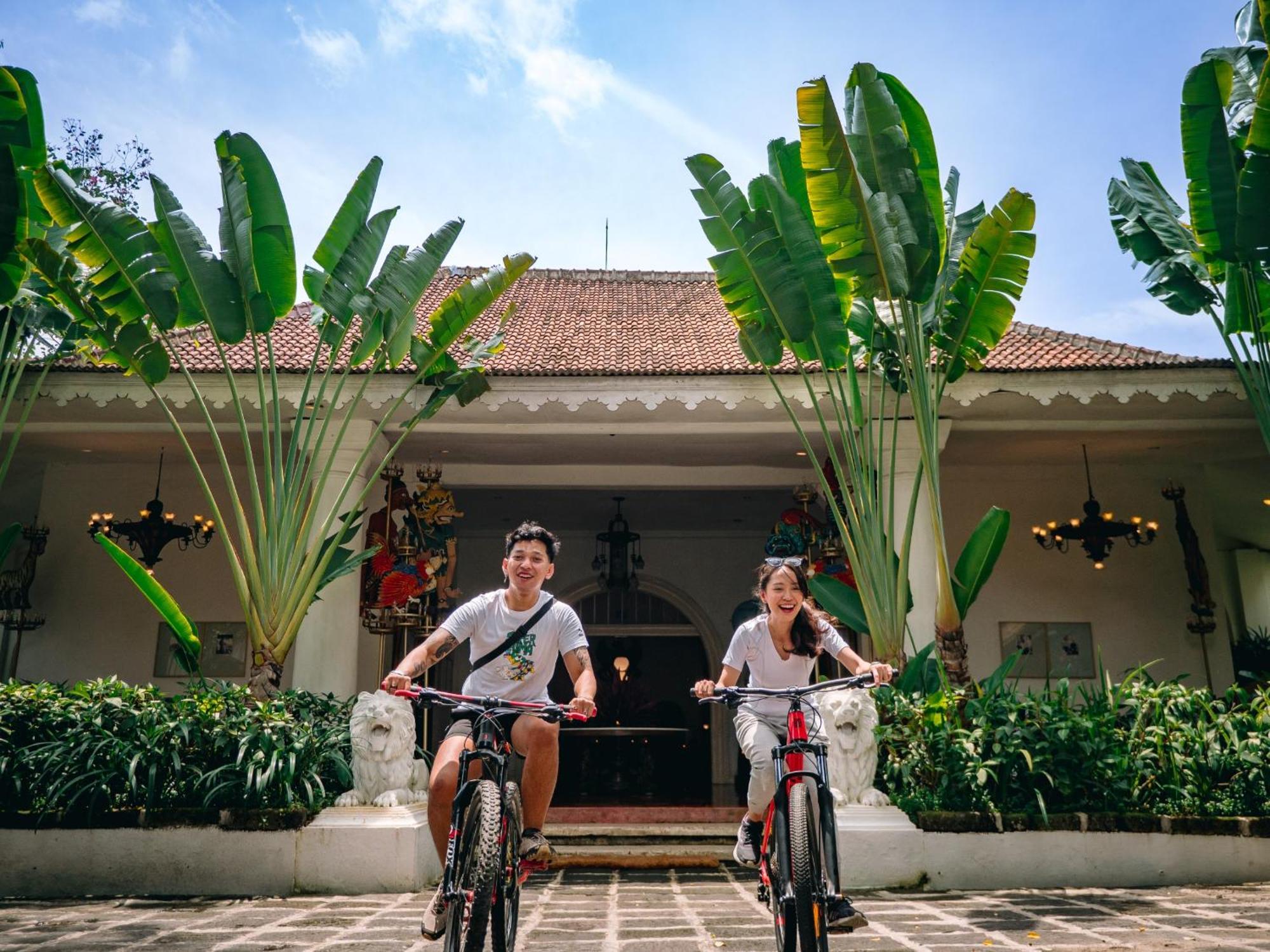 Hotel Tugu Blitar Buitenkant foto