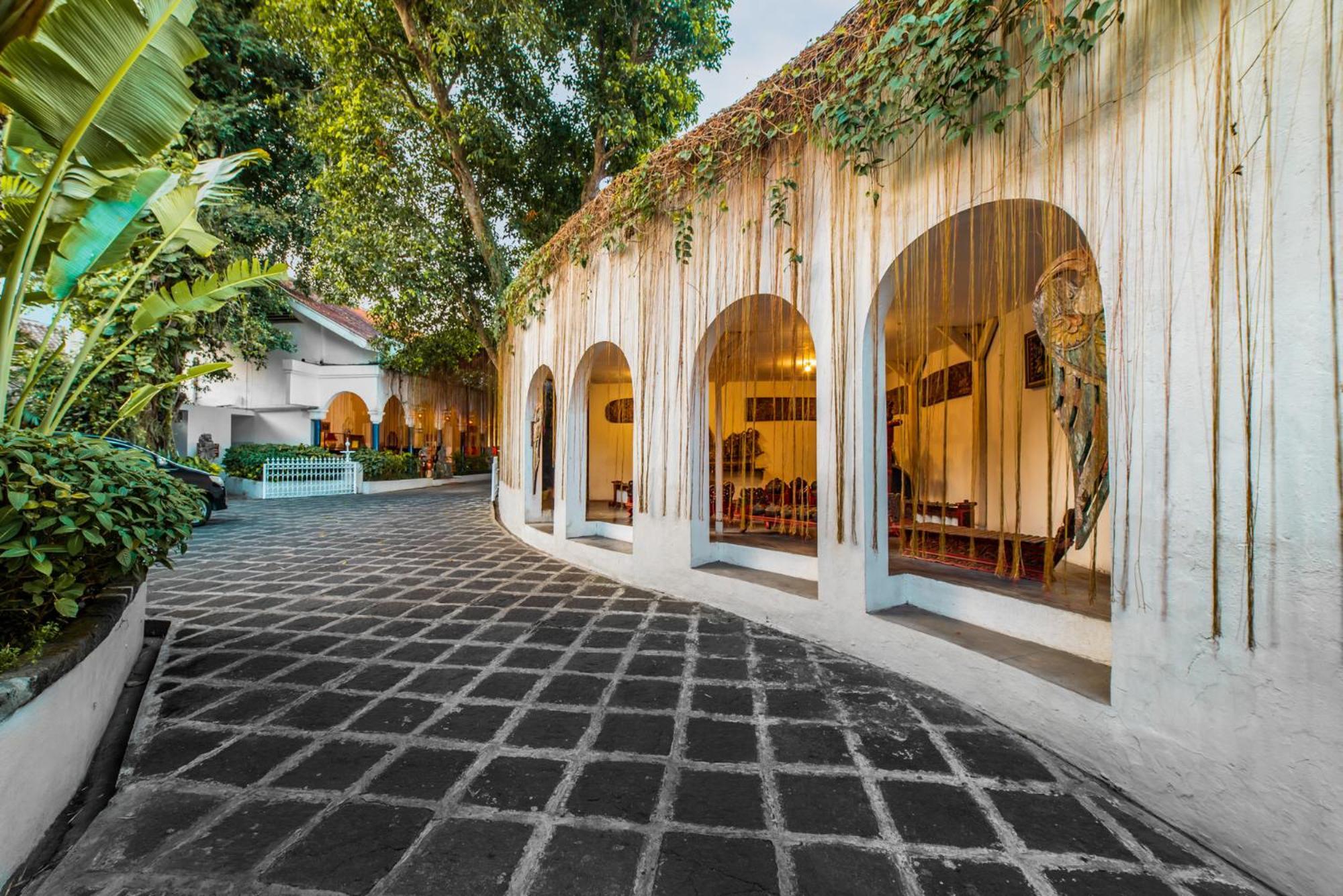 Hotel Tugu Blitar Buitenkant foto