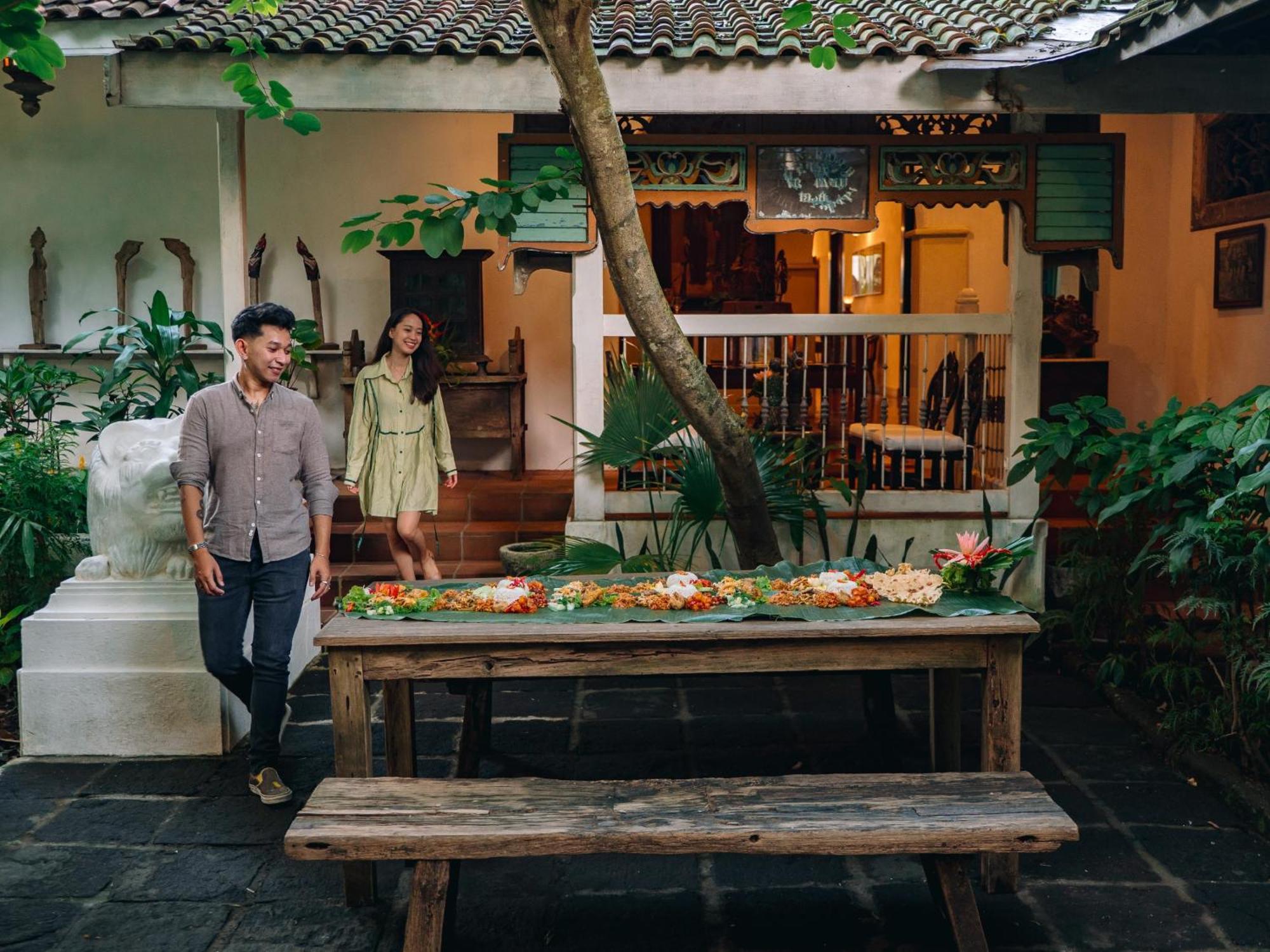 Hotel Tugu Blitar Buitenkant foto
